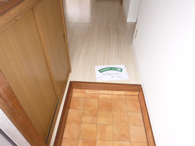 プチパール777の玄関