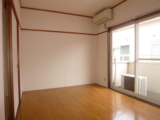 プチパール777の居間・リビング