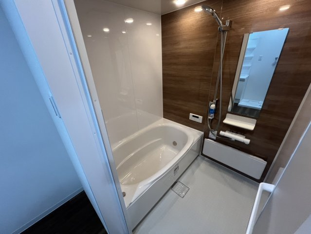 中野新町中古戸建の浴室|日々の疲れを癒すお風呂付です