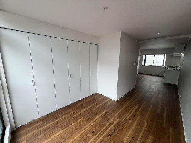 中野新町中古戸建の居間・リビング|おしゃれなリビングです