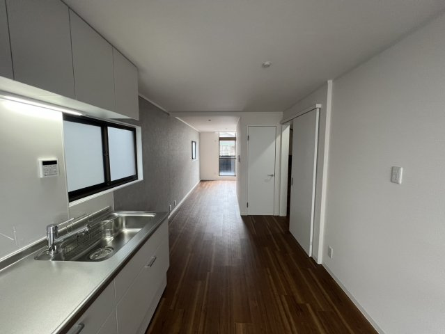 中野新町中古戸建の居間・リビング|ゆったりとした居間です