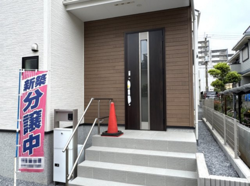 柏市光ヶ丘４丁目新築戸建【酒井根東小学校：5分】のエントランス|エントランス・玄関ポーチ