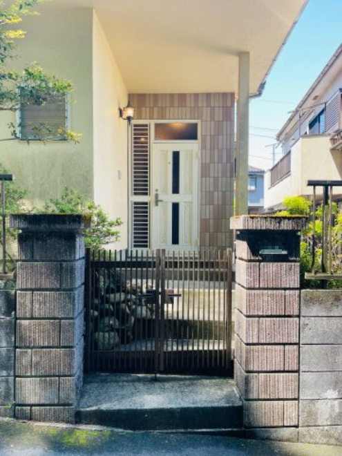 あきる野市牛沼　中古戸建のエントランス