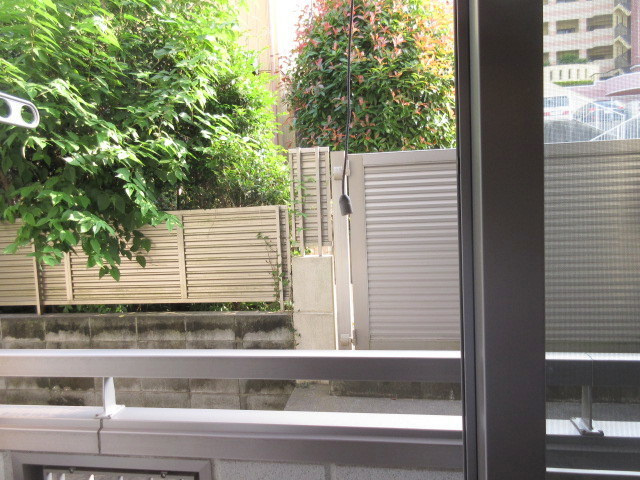 ＭＡＩＳＯＮ ＥＭＡの展望|窓の先は道路ではないです