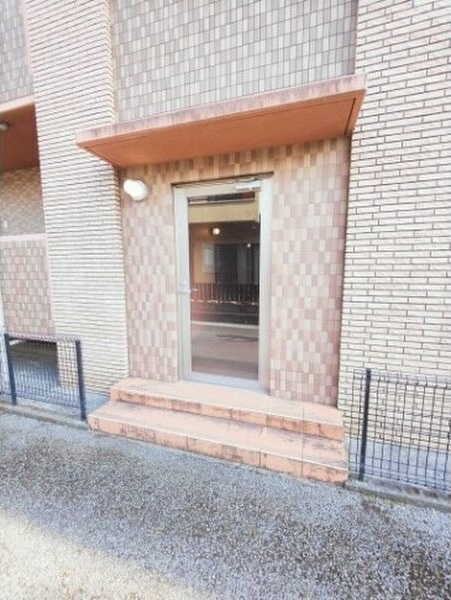 千寿パレスのエントランス