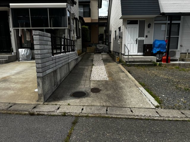 屋敷田　中古戸建の前面道路含む現地写真