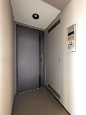 グレイスコート大倉山の玄関
