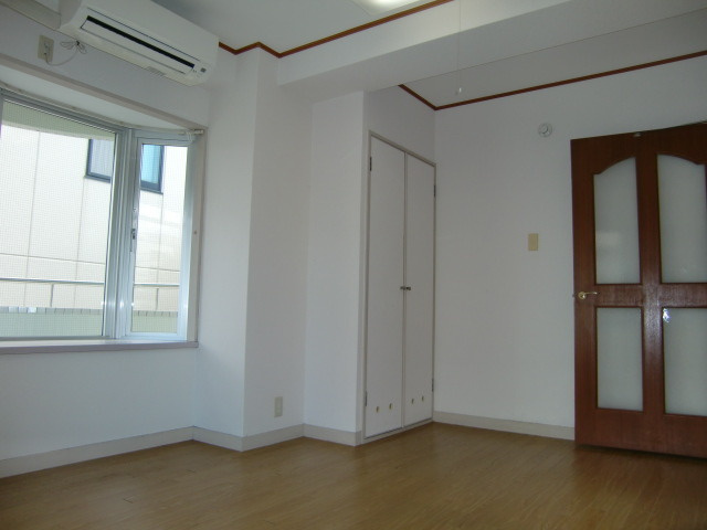 ヒルズ六甲の居間・リビング