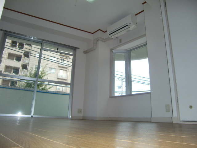 ヒルズ六甲の洋室