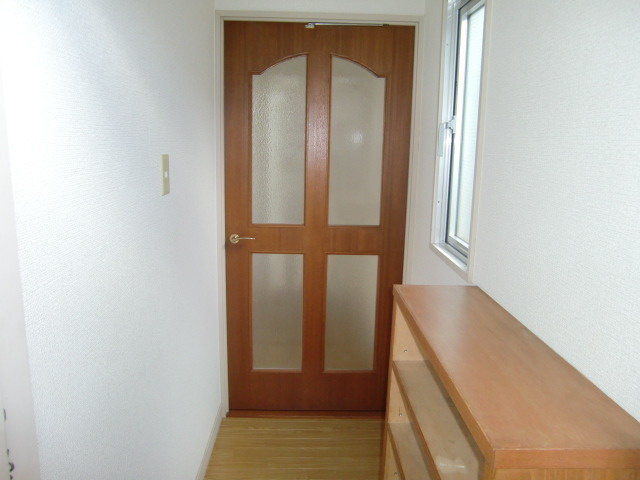 ヒルズ六甲の玄関