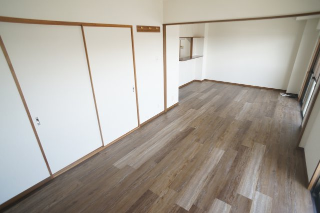 藤ノ木ハイツの居間・リビング|参考、同建物・同間取りの号室