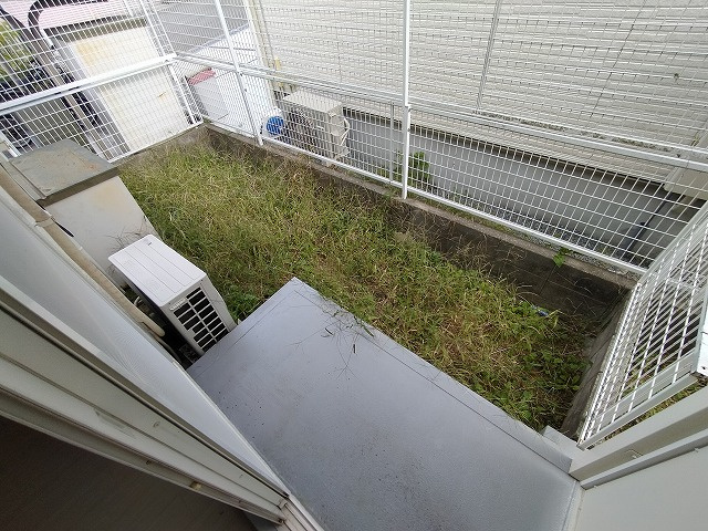 神戸市須磨区白川台６丁目のアパートのバルコニー|庭