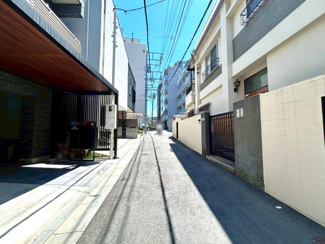 【前面道路含む現地写真】 | 周辺環境良好な閑静な邸宅街に所在
2025年7月26日撮影