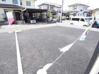 【駐車場】