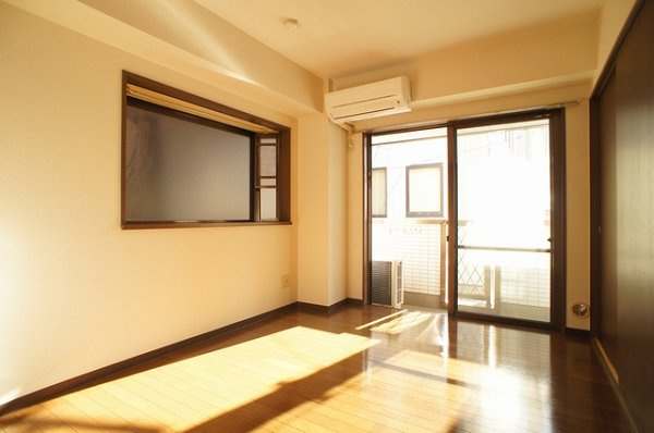 シャトレーナルシマの居間・リビング