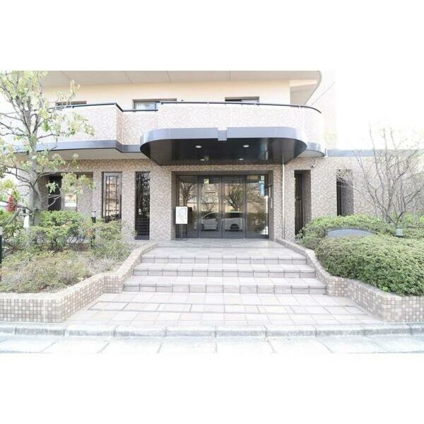 ローレルフラッツのエントランス