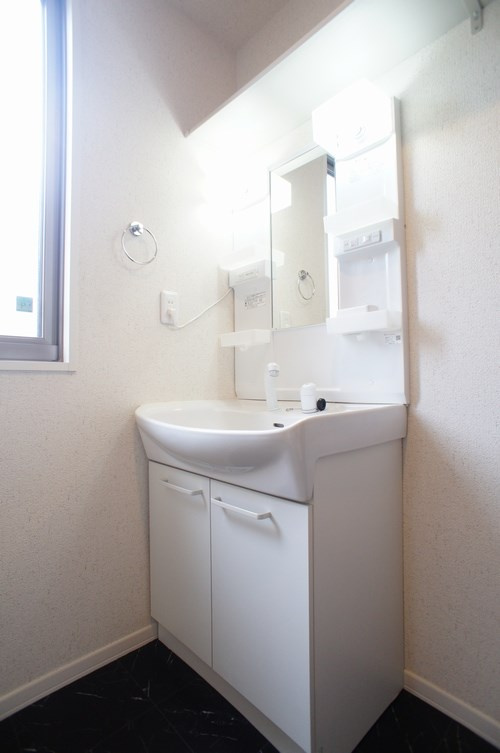 ドルチェヴィータの洗面所|忙しい朝に嬉しいシャンプードレッサー☆