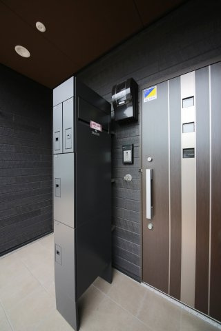 ウィステリア　C.D.Sのエントランス
