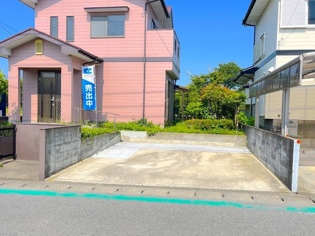 曽根372戸建の駐車場