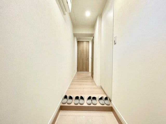 ライオンズマンション井荻第2の玄関|玄関横にはシューズボックスがついているため、片付いた玄関がキープできます！

ご内見希望・資料請求などお気軽にお問い合わせ下さい！
03-5990-5201