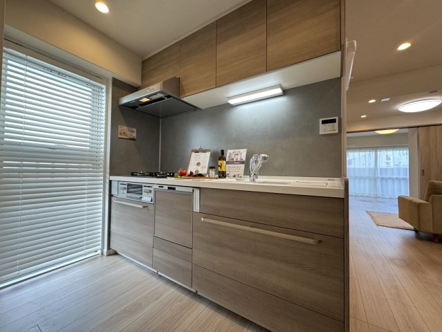 ライオンズマンション井荻第2のキッチン|食洗機は手洗いしづらい物や汚れの落ちにくい物に活用できるため、家事の手間が減りますね。

ご内見希望・資料請求などお気軽にお問い合わせ下さい！
03-5990-5201