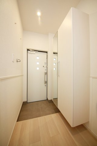 ウィステリア　C.D.Sの玄関