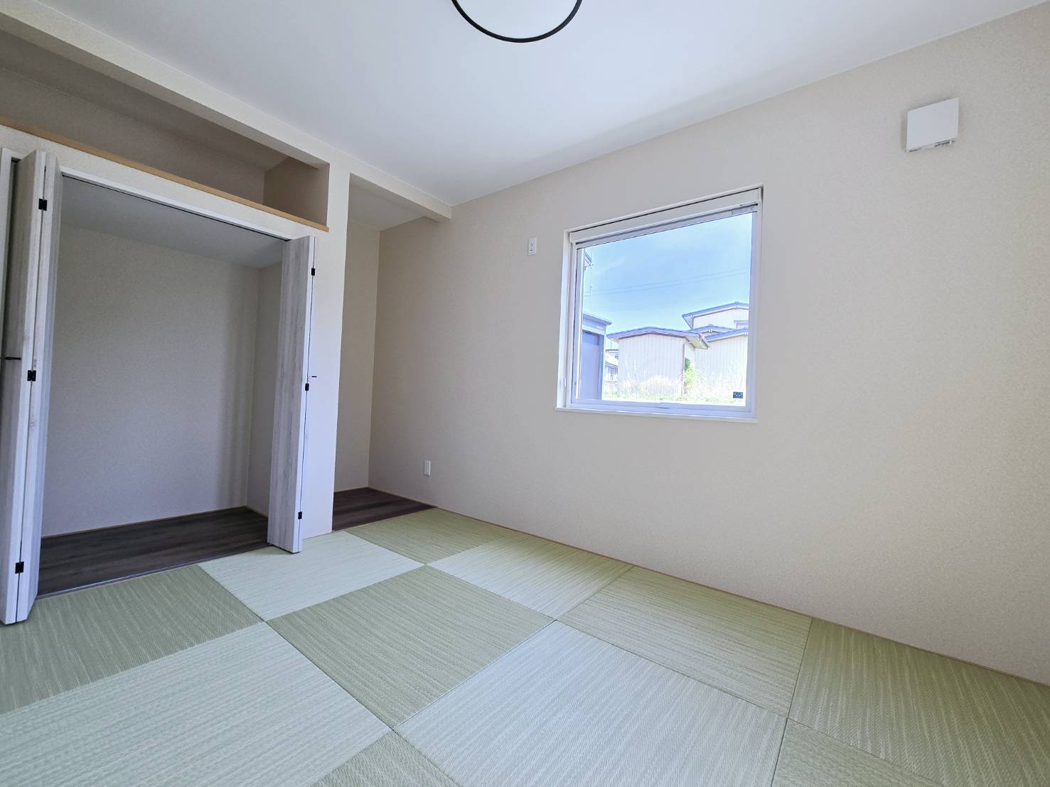 八戸市大字白銀町字白浜道　令和4年築未入居物件の和室