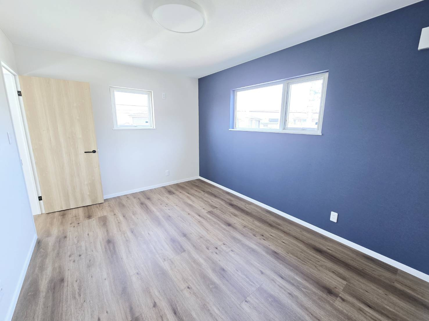 八戸市大字白銀町字白浜道　令和4年築未入居物件の洋室