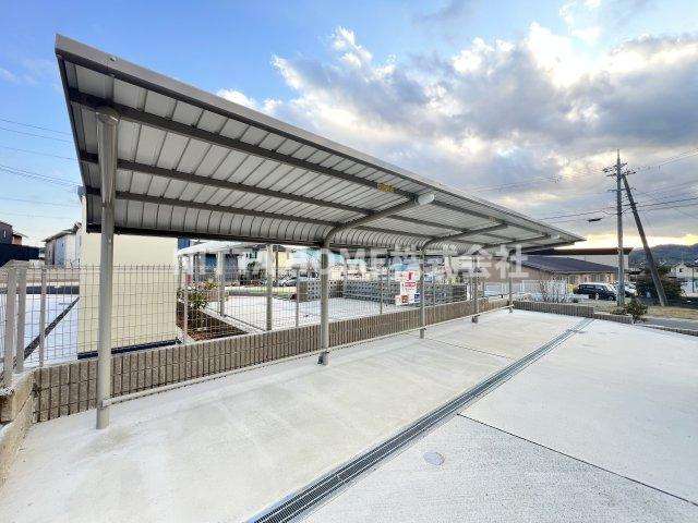 ハーモニー福知山　Ｃ棟のその他共用部分|屋根付きの駐輪場です◇