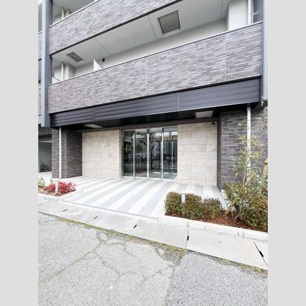 Alivis長田のエントランス