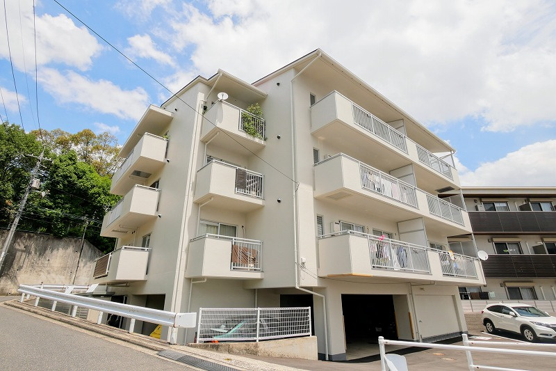 オハイオハイツの外観|オハイオハイツ302号室　WiFi無料　2DK　屋根付き駐車場