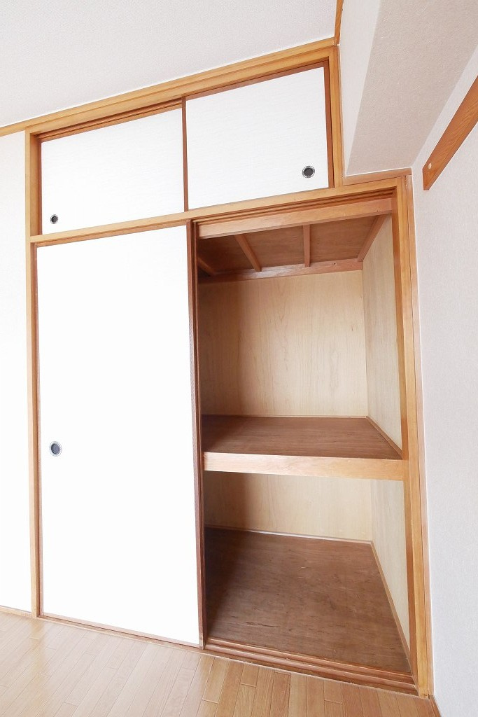 オハイオハイツの収納|オハイオハイツ302号室　