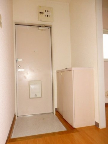 ニューシティ矢口が丘の玄関|明るい玄関です