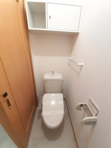 フィオーレＡのトイレ|落ち着いたトイレです