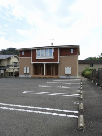 プリザーブ　Ⅱの駐車場|駐車場があるので、車を買う予定の方も安心です