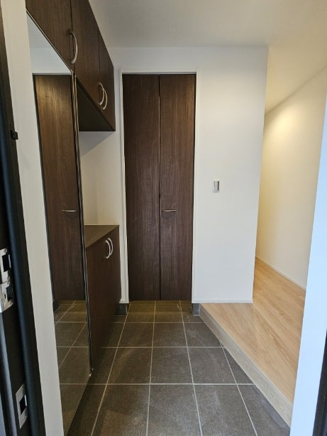 廿日市対厳山２丁目　新築一戸建て(全2棟)の玄関