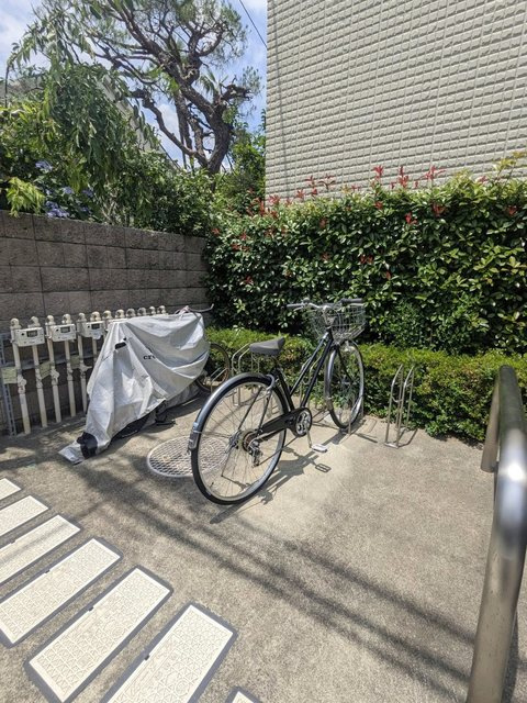レスト赤堤のその他共用部分|自転車置き場