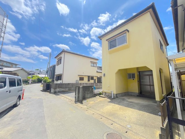 香椎駅東１丁目戸建の前面道路含む現地写真