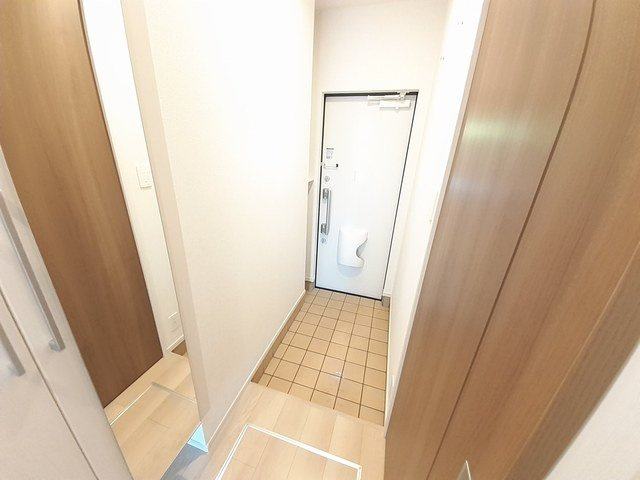 ハーヴェストヒルＤの玄関|シューズボックスがあります