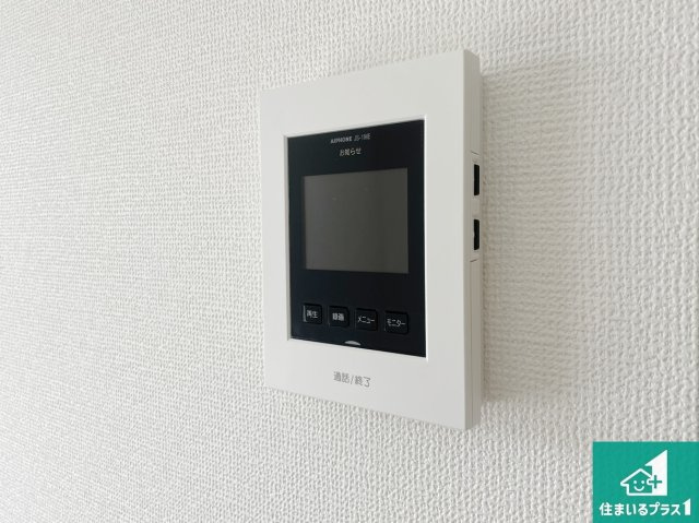 京都市伏見区日野西大道町　第2期　新築一戸建ての防犯設備|カラーモニターインターホン！声だけでなく来訪者の姿や顔がモニターで確認できるので、小さなお子様がいらっしゃるご家庭でも安心できます！