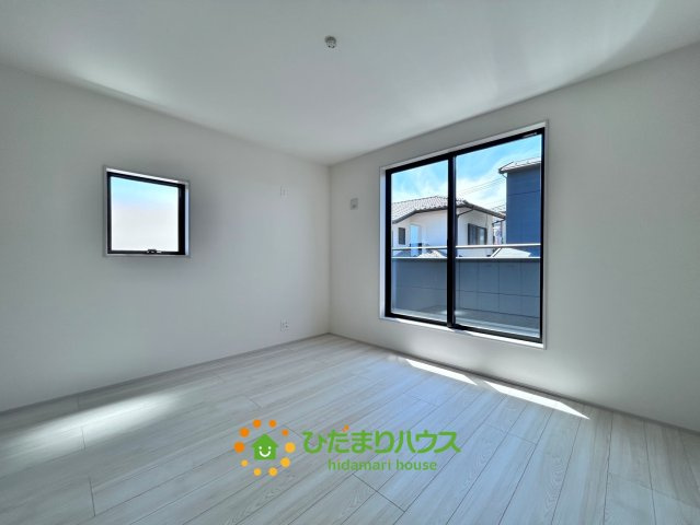 蓮田市椿山第7　新築一戸建て　リーブルガーデンの寝室|大きいベッドも置ける広い寝室です♪