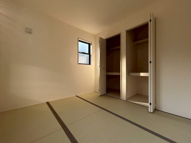 蓮田市椿山第7　新築一戸建て　リーブルガーデンの和室|お客様用のお布団も収納できます♪
