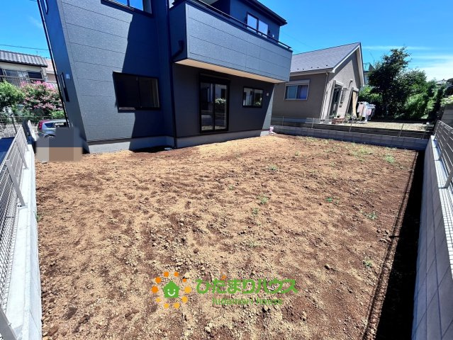 蓮田市椿山第7　新築一戸建て　リーブルガーデンの庭|道路側からお庭が見えないので、プライバシーも守れます♪日当たりも良いので明るいお庭です♪