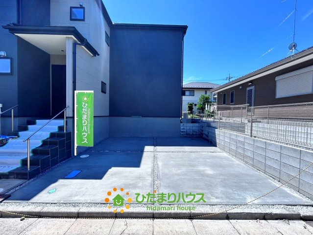 蓮田市椿山第7　新築一戸建て　リーブルガーデンの駐車場|並列2台停められる駐車場です♪