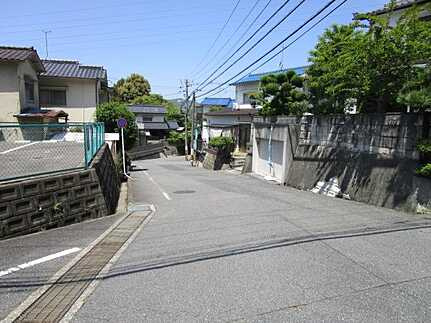 東区温品3丁目の前面道路含む現地写真