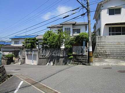 東区温品3丁目の前面道路含む現地写真