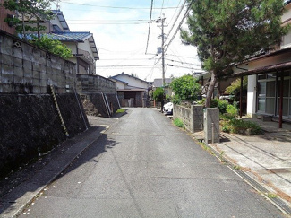【前面道路含む現地写真】