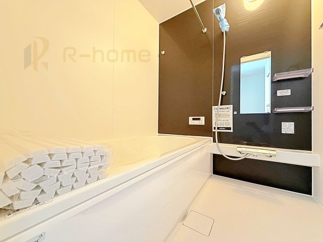 常総市豊岡町3期　新築戸建て　1号棟の浴室|１坪タイプの大きなお風呂で、小さなお子様とご一緒に入浴いただける広さです！