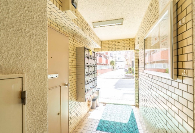 渋谷区笹塚３丁目の賃貸マンションのロビー