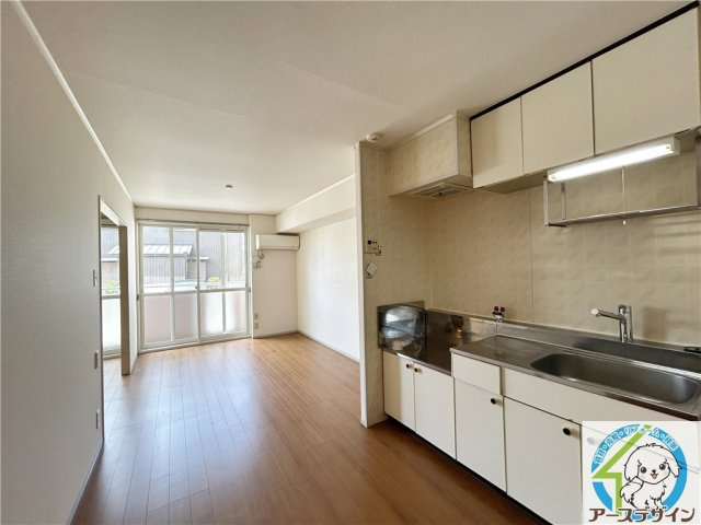 ヴィラ新宅の居間・リビング